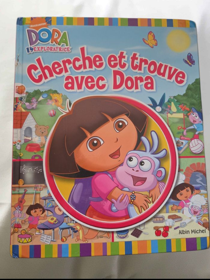 Livre Dora l’exploratrice – Cherche et trouve avec Dora - photo numéro 1