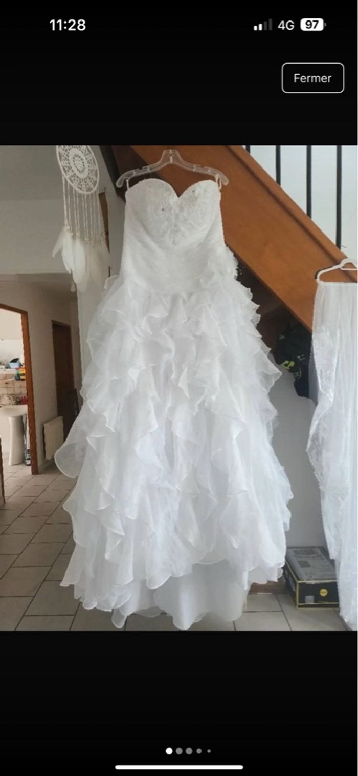 Robe de mariée bustier strass - photo numéro 4