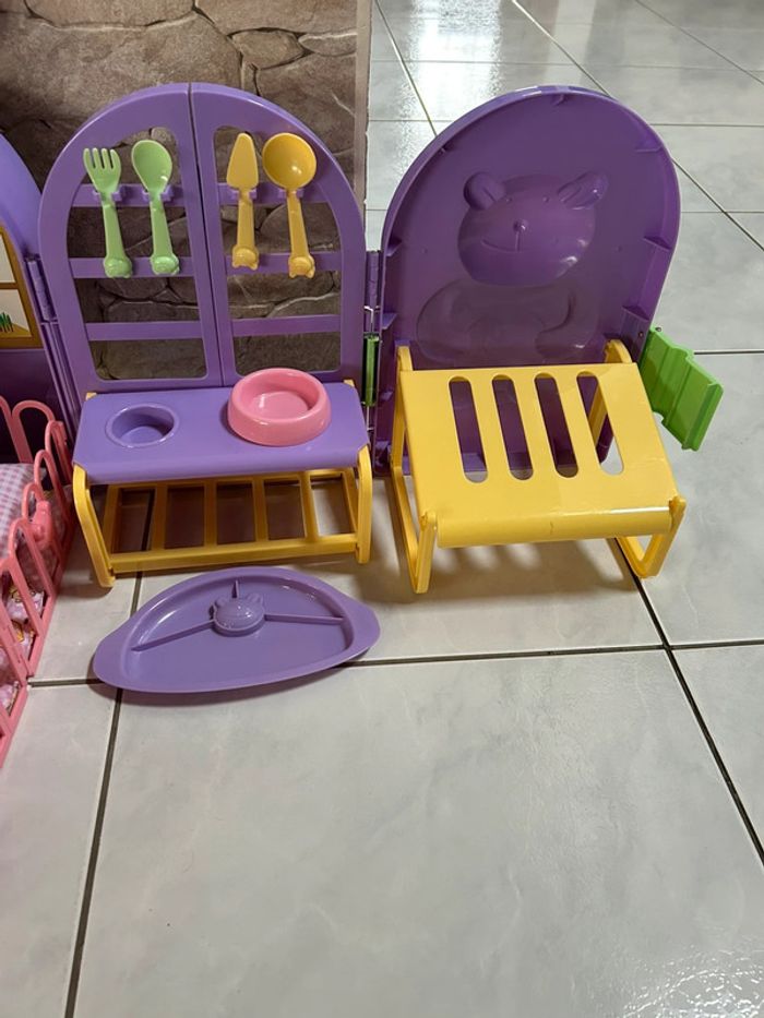 Poupée avec sa valise - photo numéro 3