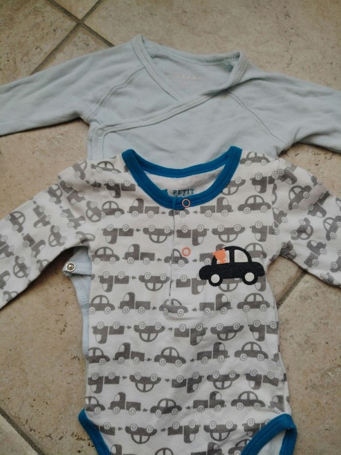 Lot 2 bodies 3 mois