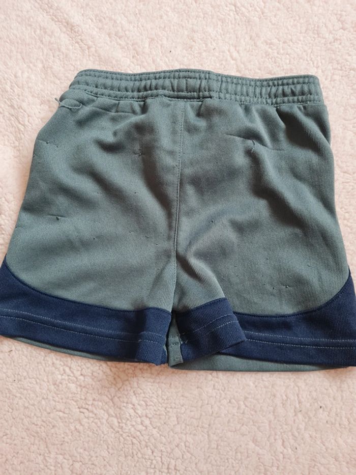 Short Umbro 3 ans - photo numéro 3