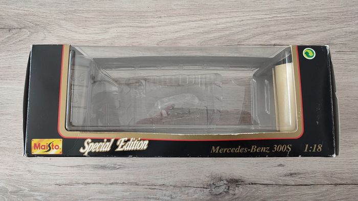 Boite vide pièce détachée miniature Mercedes Benz 300S 1955 Maisto 1/18 1/18ème #B66 - photo numéro 2
