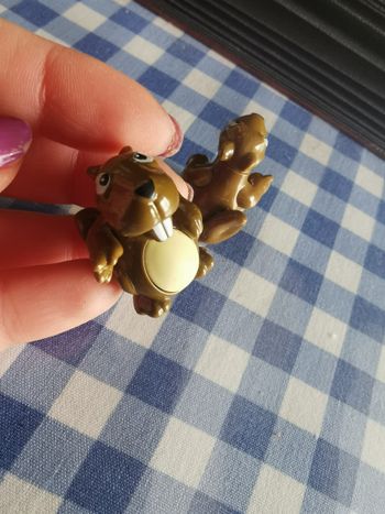 Lot de 2 castors figurines Kinder