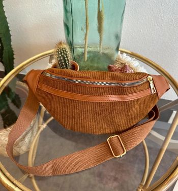 Banane en velours côtelé marron