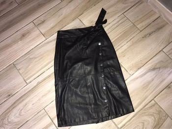 Jupe noir en simili cuir 36 naf naf