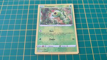 001/264 Carte Pokémon Chenipan commune reverse Epée et Bouclier EB08 Poing de Fusion #B10