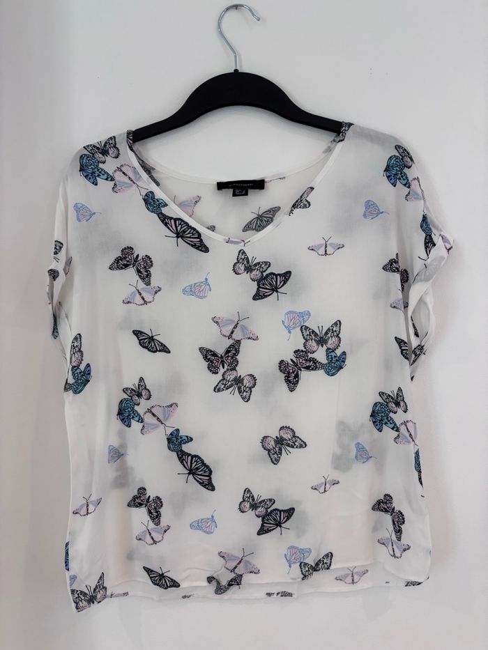 Blouse blanche, motif papillon bleu Primark, taille S - photo numéro 3