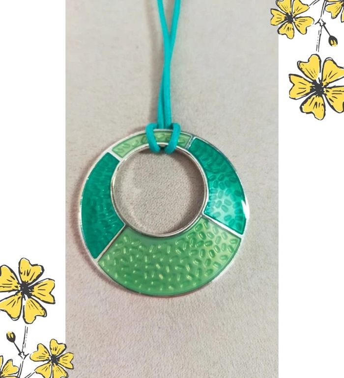 Collier pendentif signé LBMDJ – Collection Émeraude Urbaine - photo numéro 4