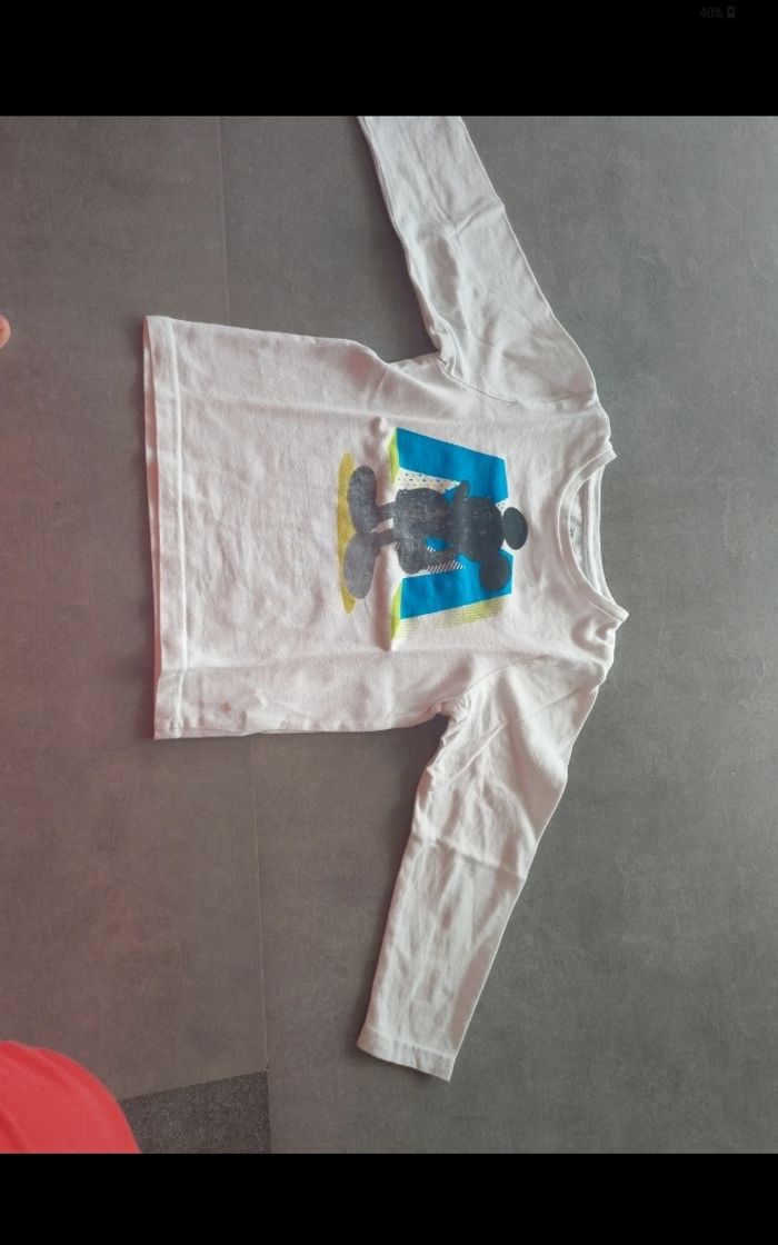 Tee-shirt manches longues Mickey 5 ans Orchestra, très bon état