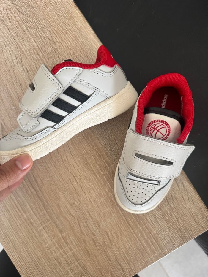 Basket adidas enfant - photo numéro 2