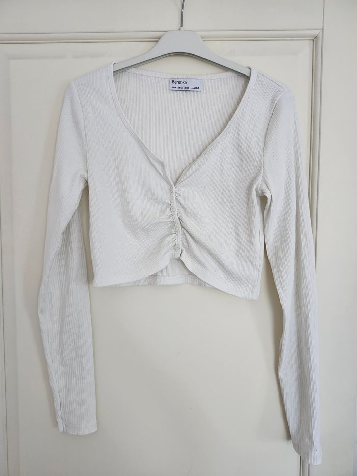 Top court manches longues Bershka taille M blanc - photo numéro 3