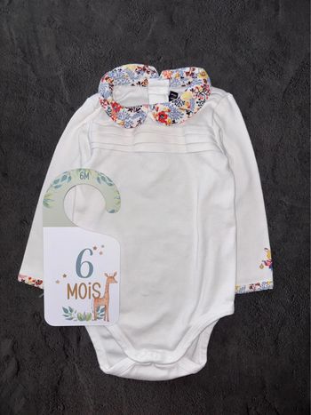 Body Sergent Major manche longue blanc fleuris / 6 mois / Très bon état