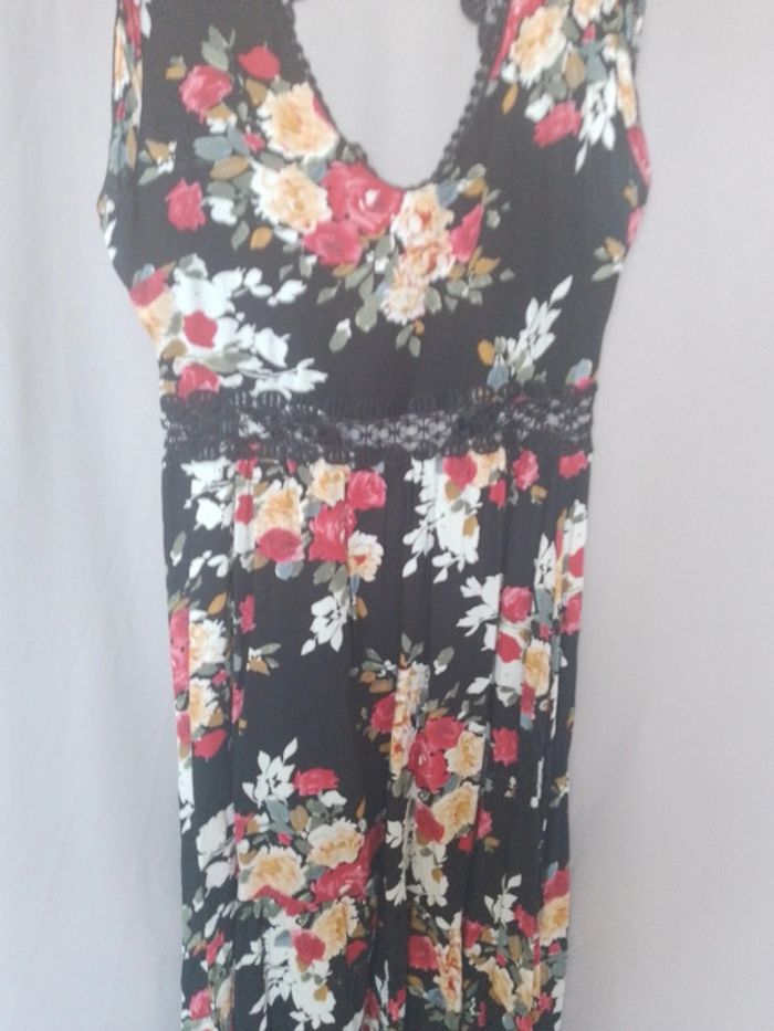 Robe fleurie a dos nue et dentelle taille M - photo numéro 2
