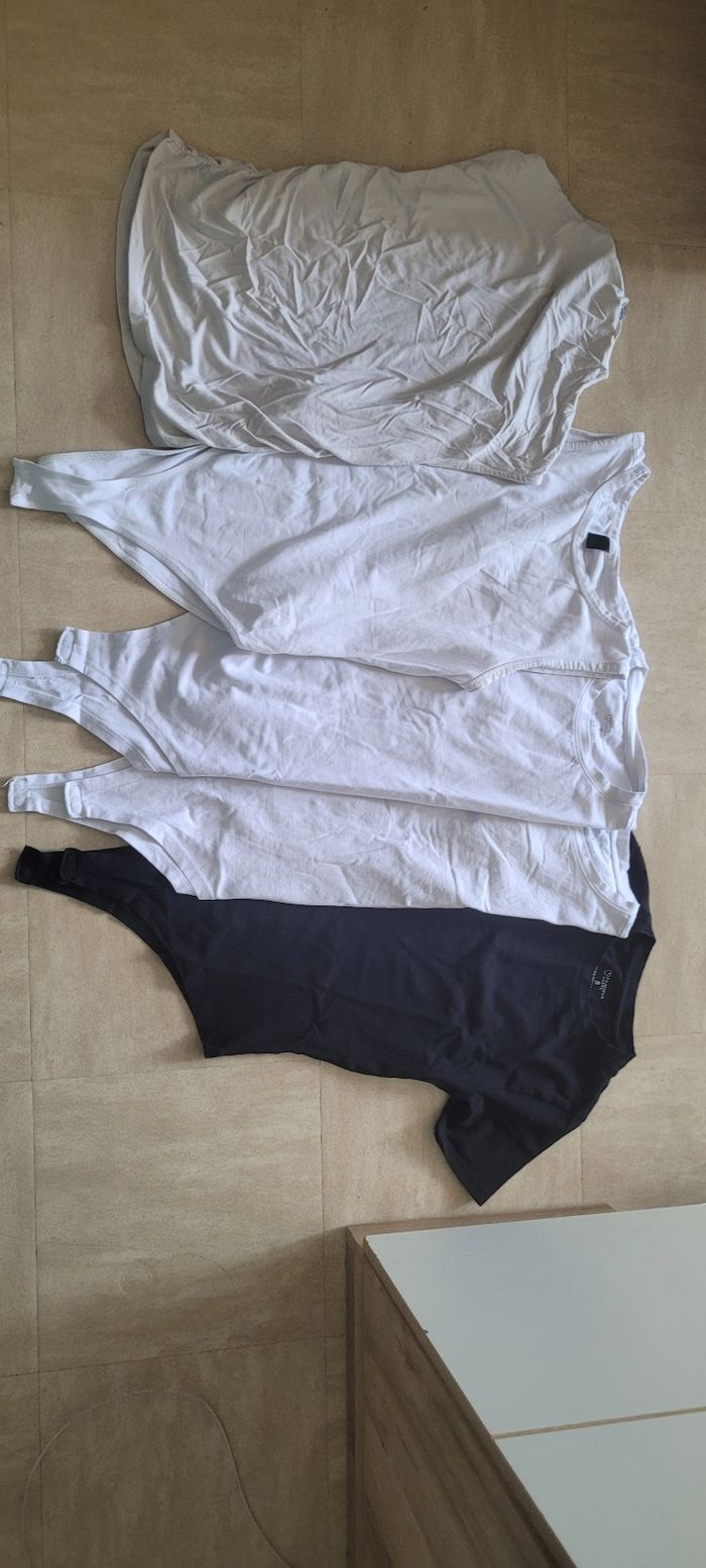 Lot bodies taille S primark