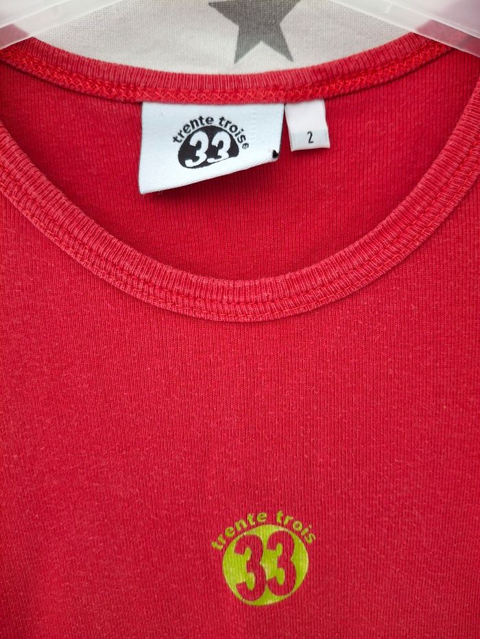 Tee-shirt rouge avec impression dans le dos 12 ans Trente trois - photo numéro 3