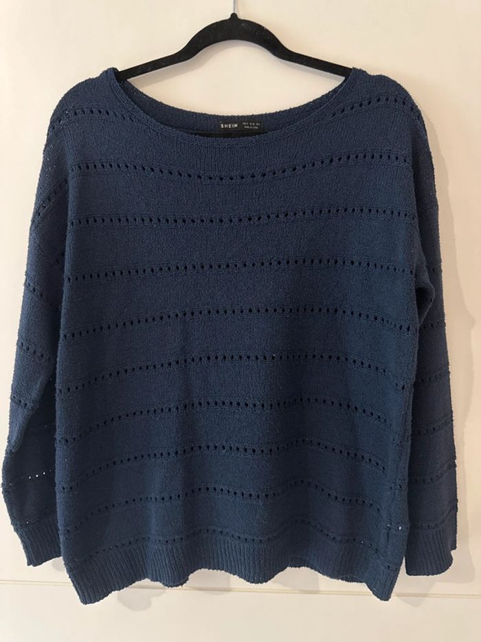 Pull bleu marine ajouré Shein – Taille M – Comme neuf