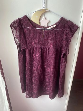 Haut en dentelle camaïeu taille 38