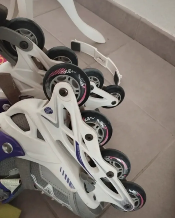 Rollers enfants Oxelo + protections + housse – parfait état ! - photo numéro 7
