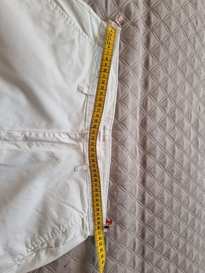 pantalon Chino  blanc cache cache T40, plus d'étiquette - photo numéro 3