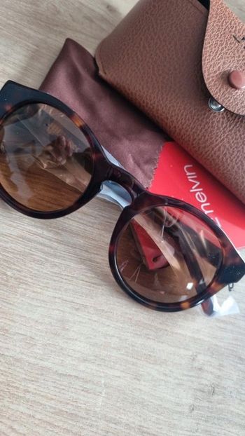 Lunette soleil neuve uv 400