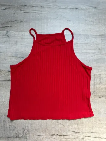 Crop top rouge à fines bretelles de taille XS