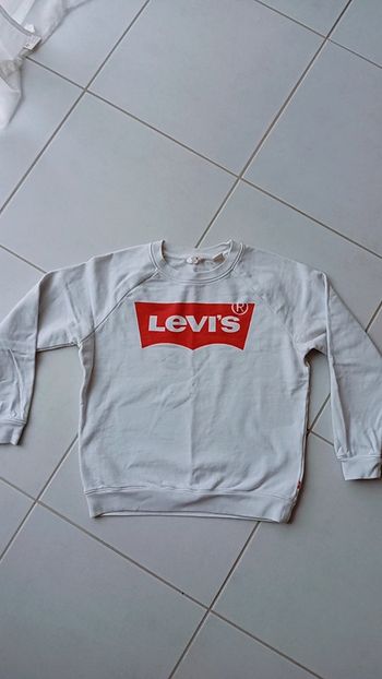 Pull blanc Levi's. Taille XXS