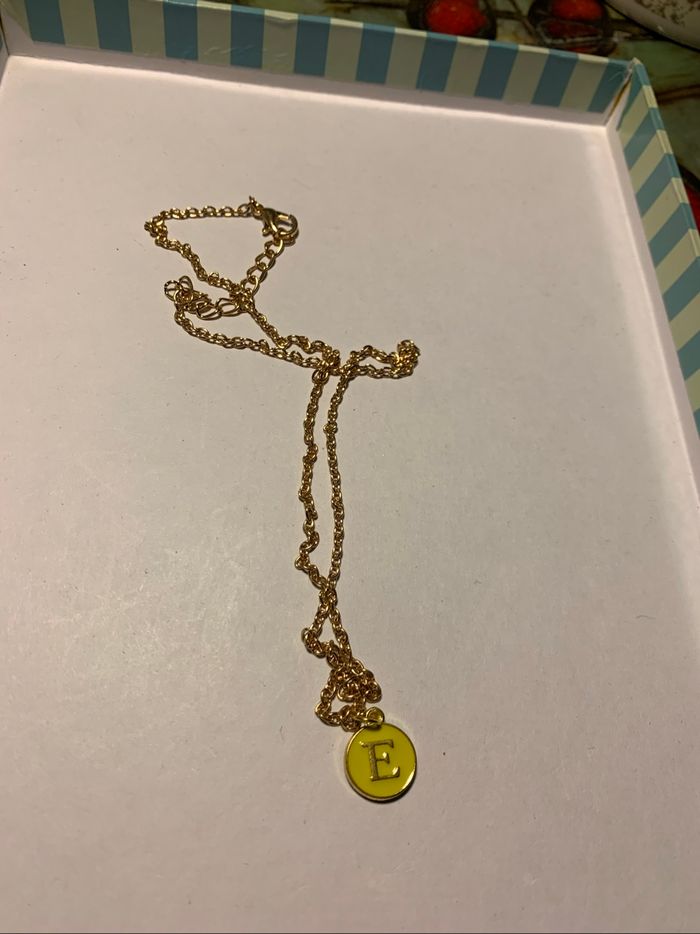 Collier initiale E - photo numéro 4