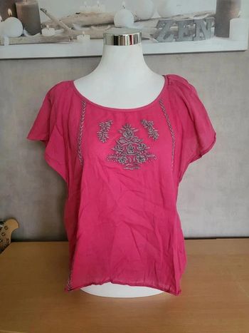 Magnifique blouse brodée Naf Naf