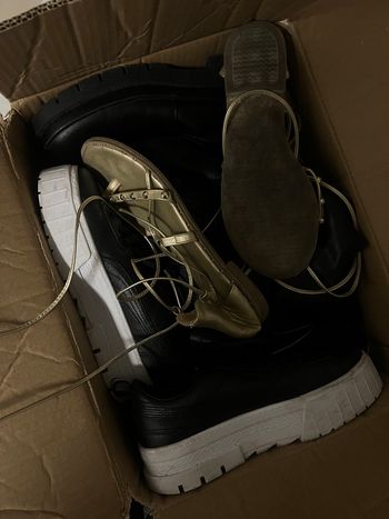 Carton surprise : Accessoires / vêtements / soucier et Autre