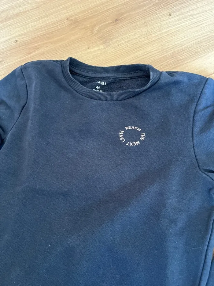 Pull bleu marine - photo numéro 2