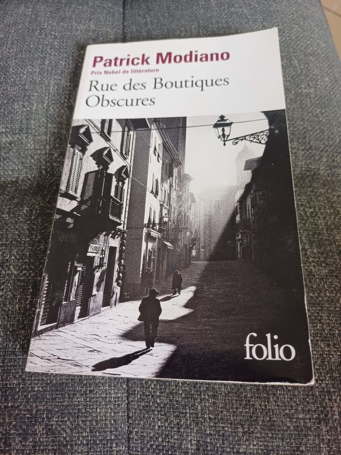 Livre Rue des boutiques obscures