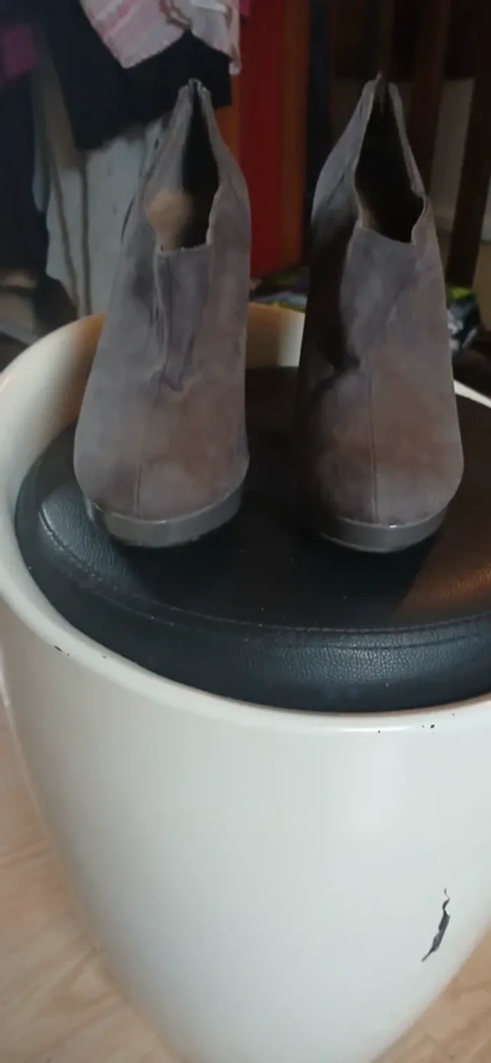 Petite chaussure à talon aiguille - photo numéro 2