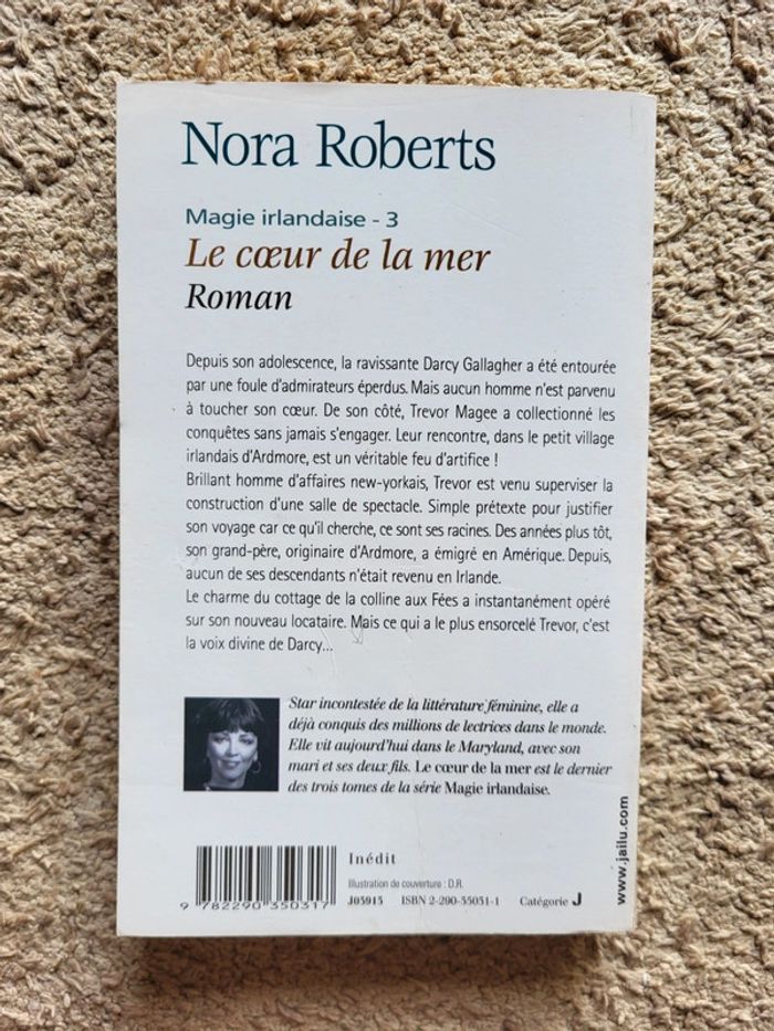 Livre Magie irlandaise – Tome 3 : Le Cœur de la mer de Nora Roberts – Romance et légendes - photo numéro 2