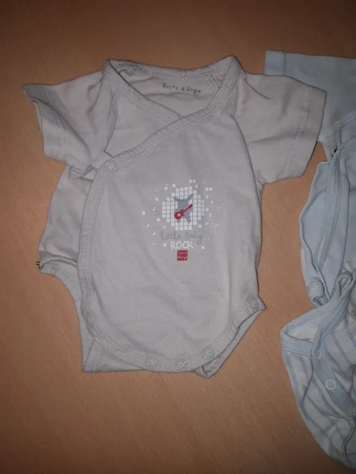 Lot de 3 bodies 1 mois - photo numéro 2