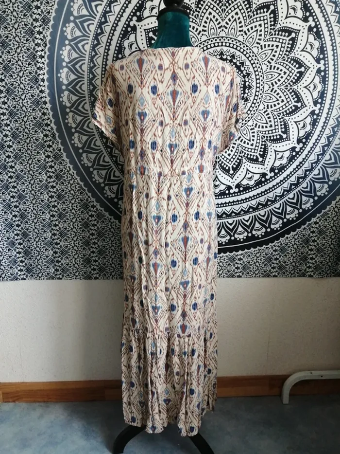 Robe longue beige avec motifs et tresse col v / ema blue's / (S-M-L moulant) - photo numéro 6