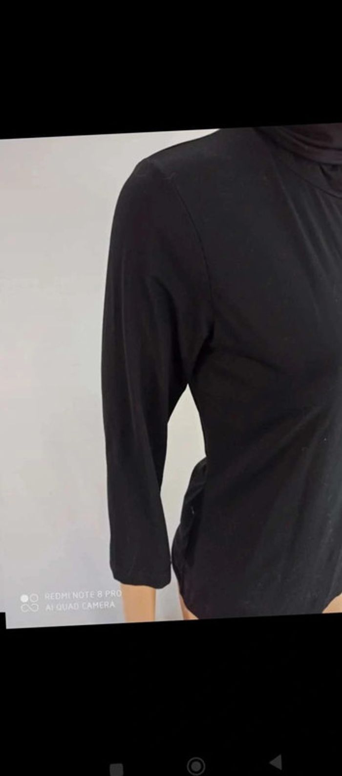 Tee  shirt noir  col  roulé  noire - photo numéro 4