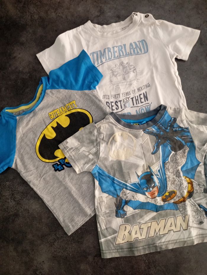 2 t-shirts Batman et 1 t-shirt Timberland 2/3 ans