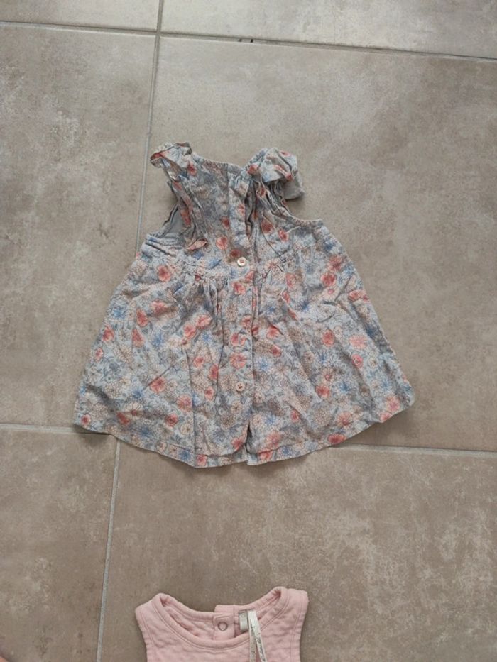 Lot 2 robes 1 mois - photo numéro 6