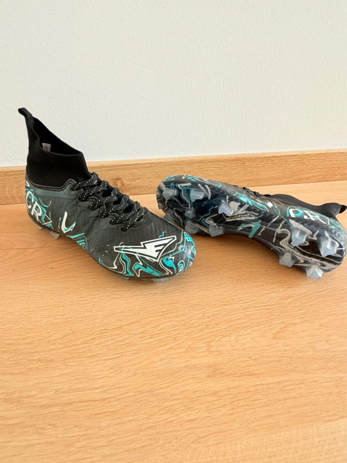 Chaussure de foot CR7 design électrique - photo numéro 2