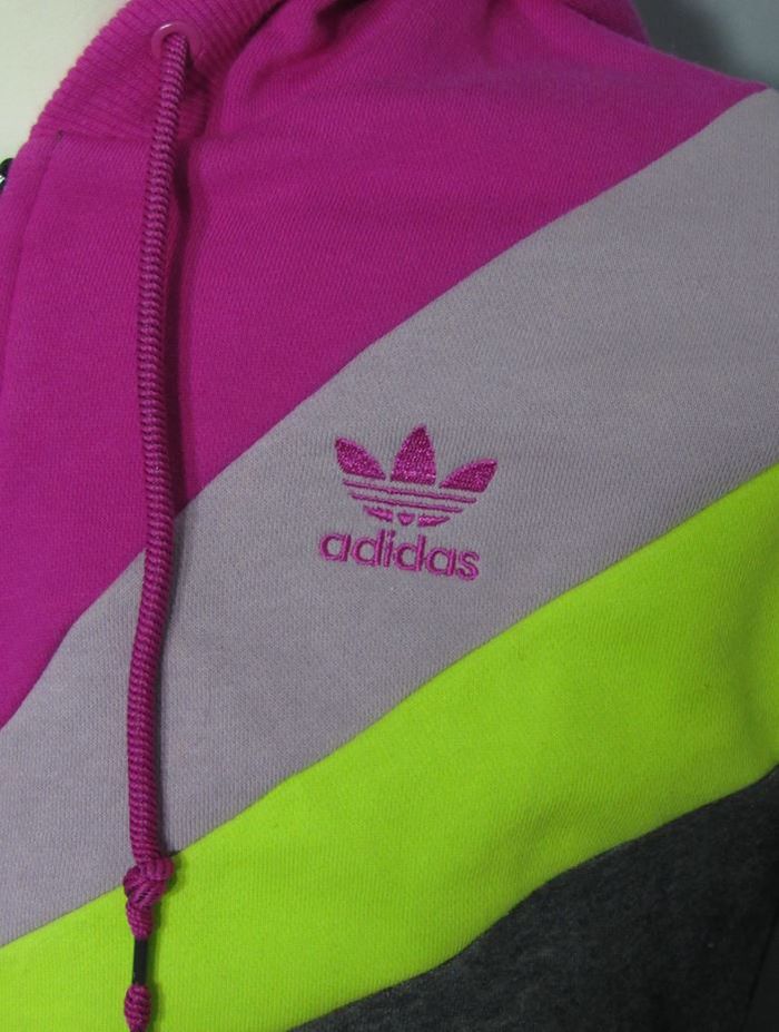 Veste de survêtement a capuche adidas style vintage, taille XS. - photo numéro 3