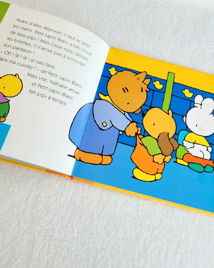 Petit lapin blanc à la maternelle - photo numéro 2
