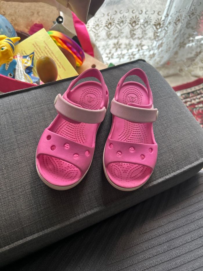 Sandales crocs rose et fushia
