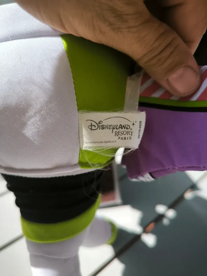 Peluche rigide buzz l'éclair toy story 30cm Disneyland Paris - photo numéro 3