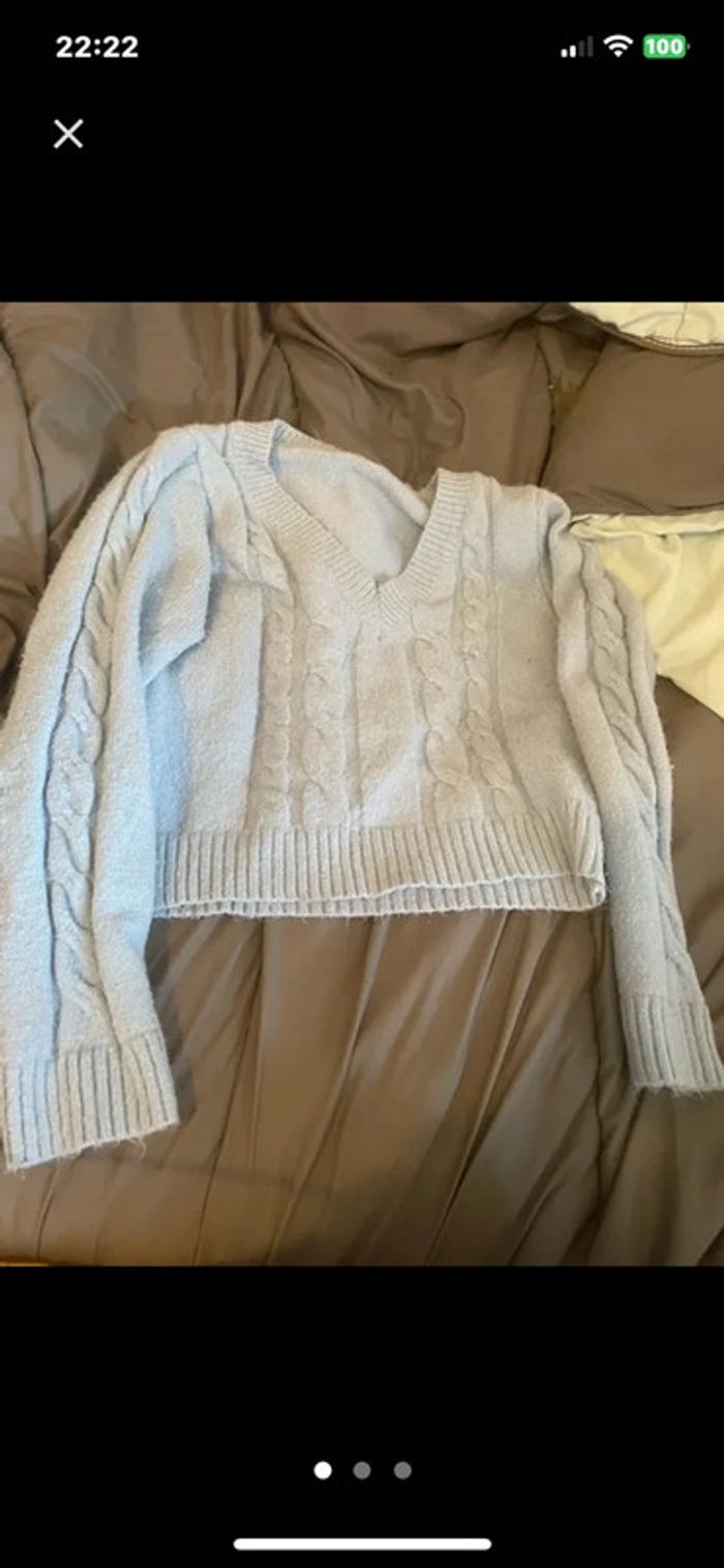 Pull col V bleu clair femme – chic & confortable, bon état
