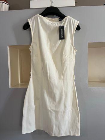 Robe blanche – Taille S prettylittlething neuf avec étiquette