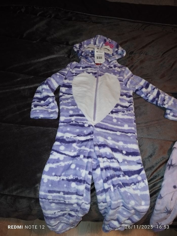 1combi pyjama  5 ans - photo numéro 3
