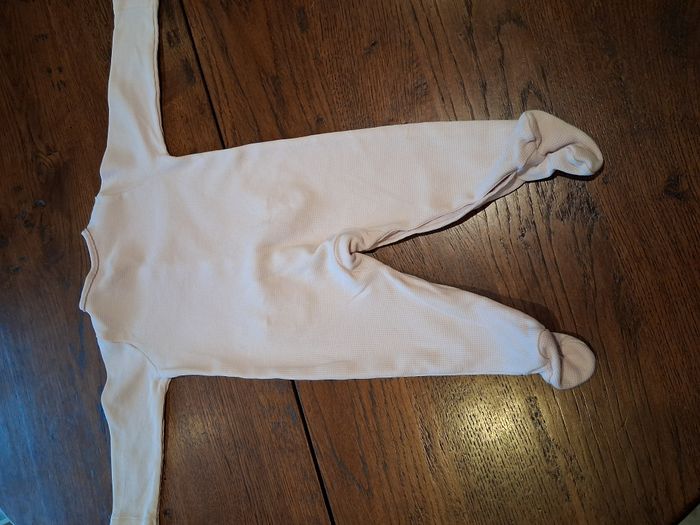 Lot de 3 pyjamas à manches longues et ouverture par devant de marque C&A - photo numéro 5