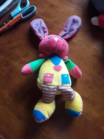 Peluche lapin multicolore