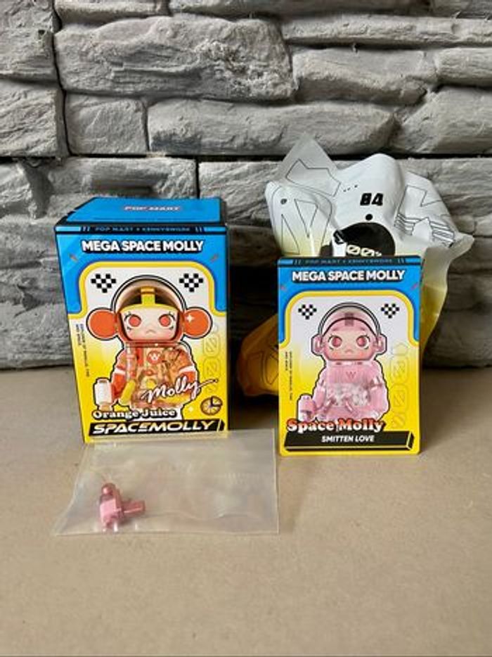 Pop Mart Mega Space Molly Serie 4 - Smitten Love
