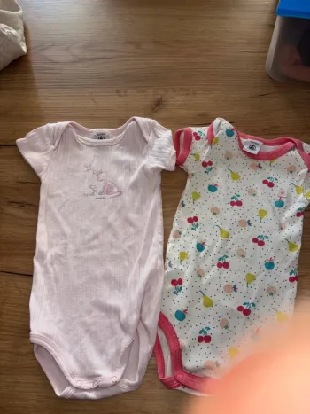 Lot 2 bodies Petit bateau